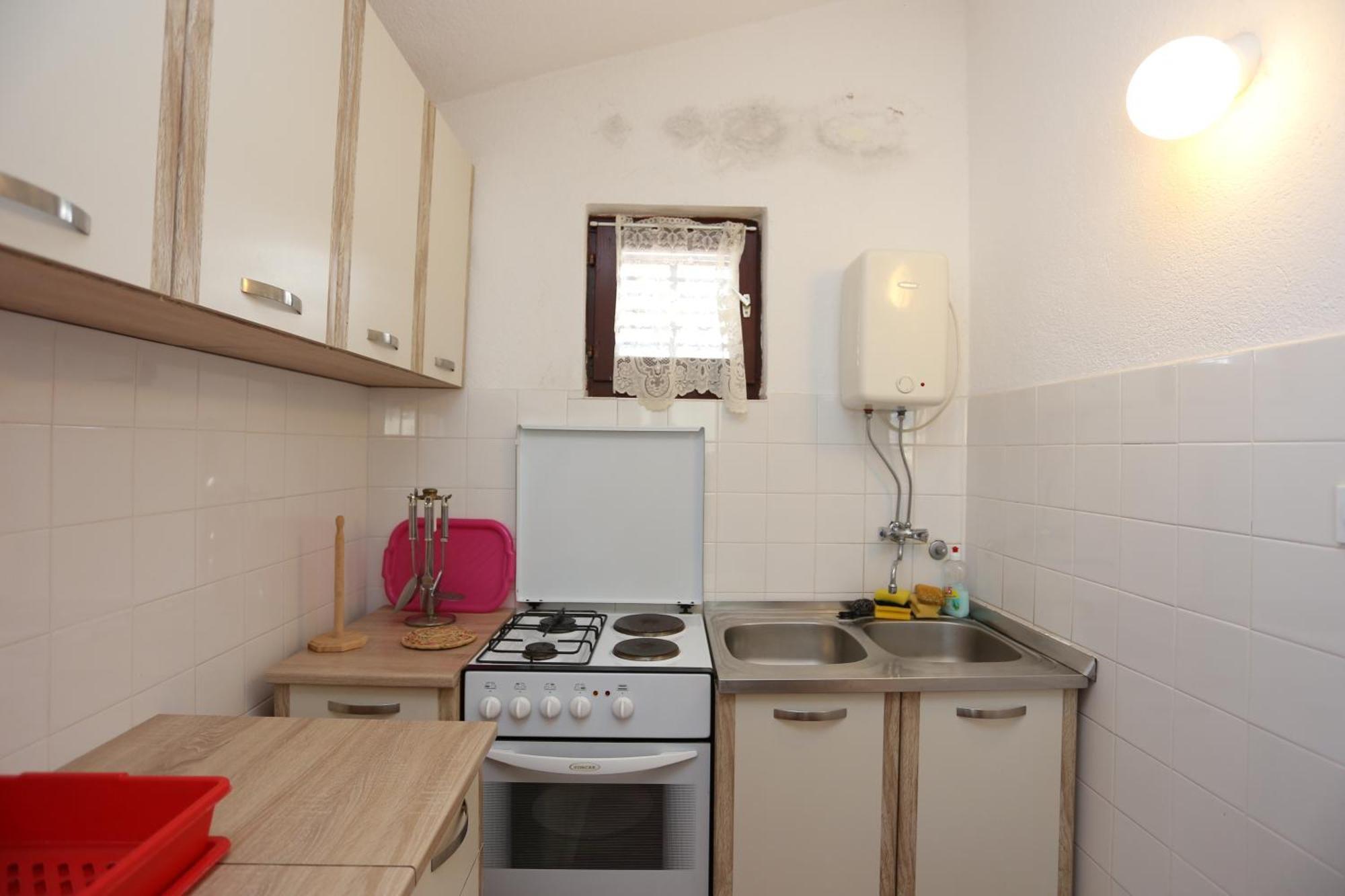 Apartments By The Sea Slatine, Ciovo - 16345 Rom bilde