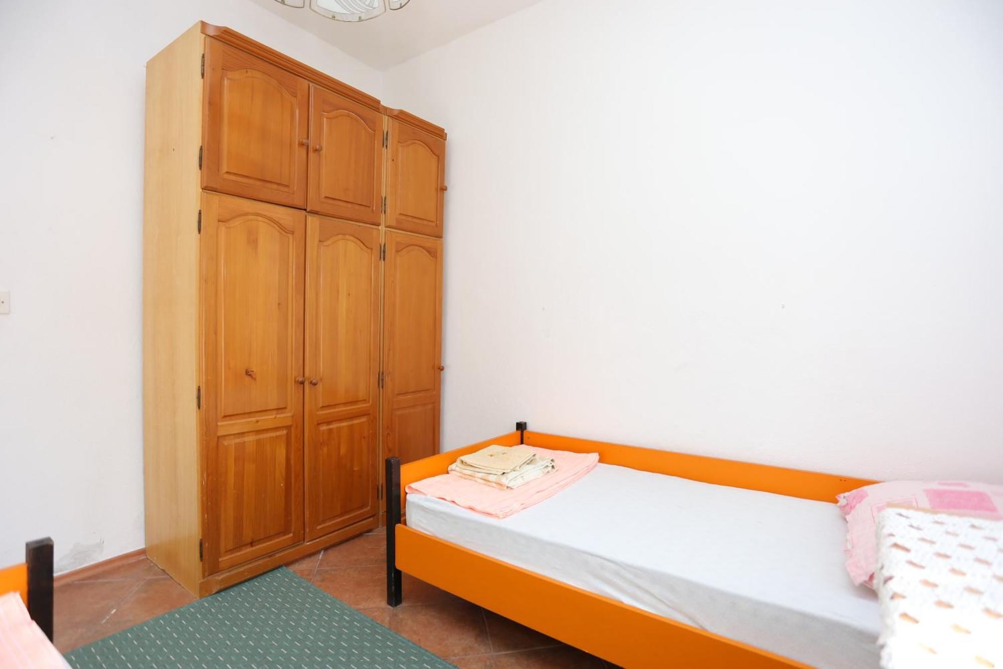 Apartments By The Sea Slatine, Ciovo - 16345 Rom bilde